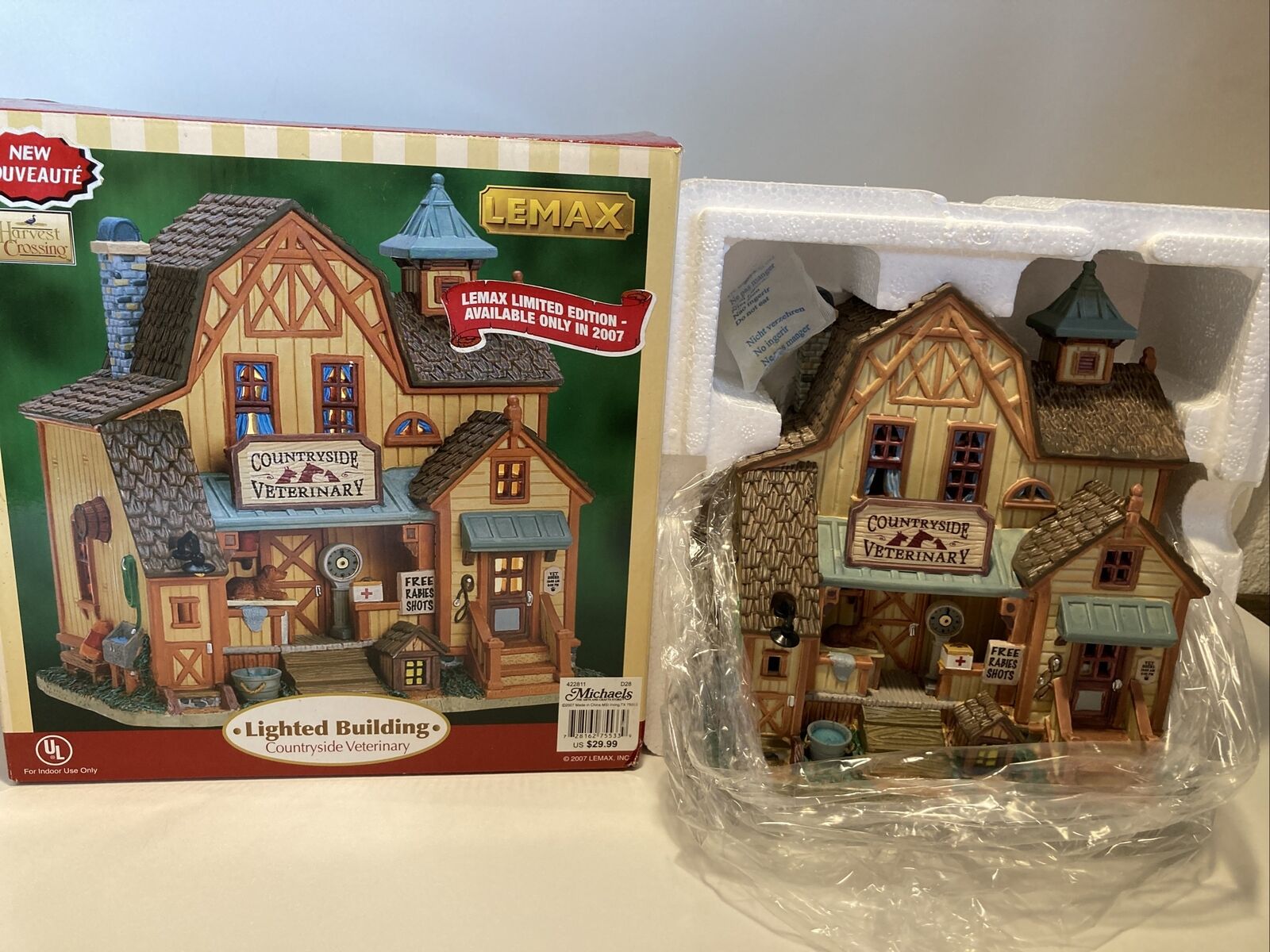 RETIRED LIMITED EDITION LEMAX COUNTRYSIDE VETERINARY LIGHTED BUILDING 2007 