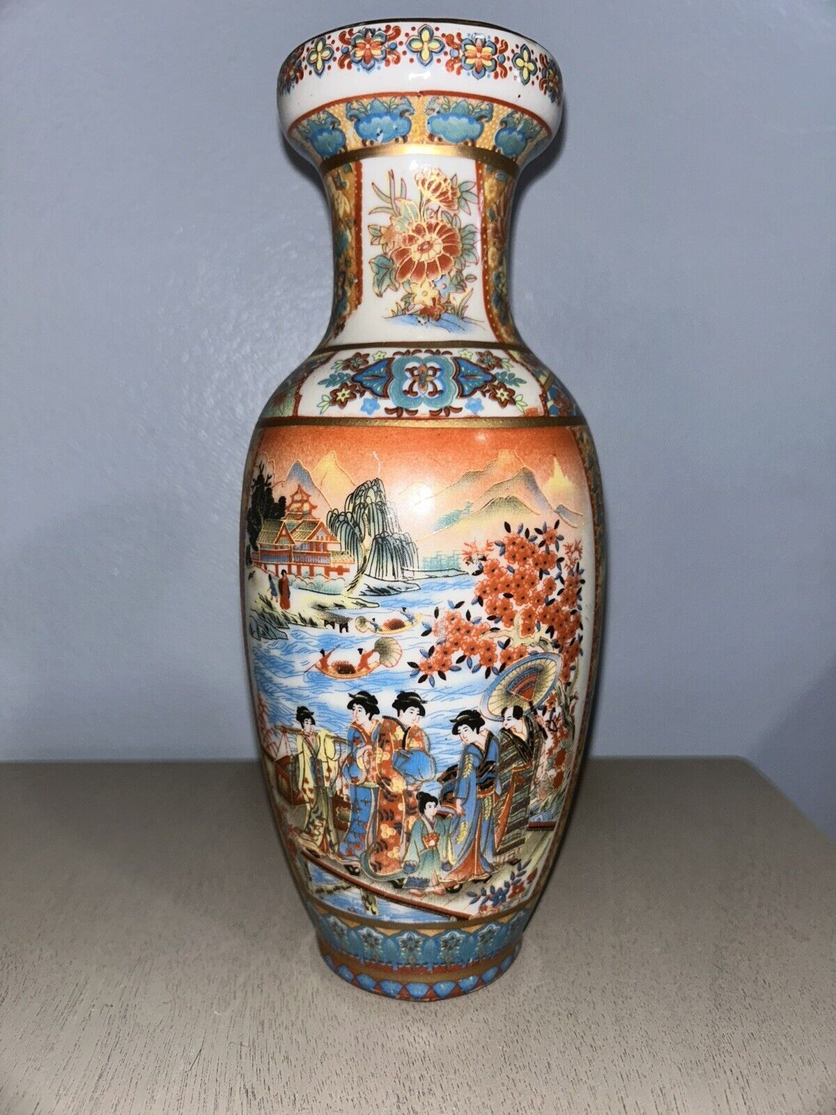 Vintage Hand Painted Chinese Porcelain Vase 10” H