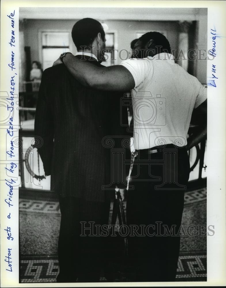 1987 Press Photo James Lofton & Ezra Johnson attend trial in Brown County