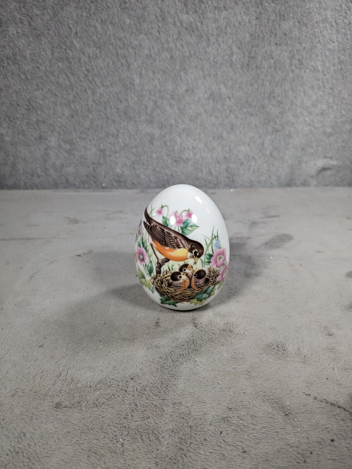 Vtg Avon Gifts of Nature Porcelain Egg Robin Every Spring Brings New Beginning