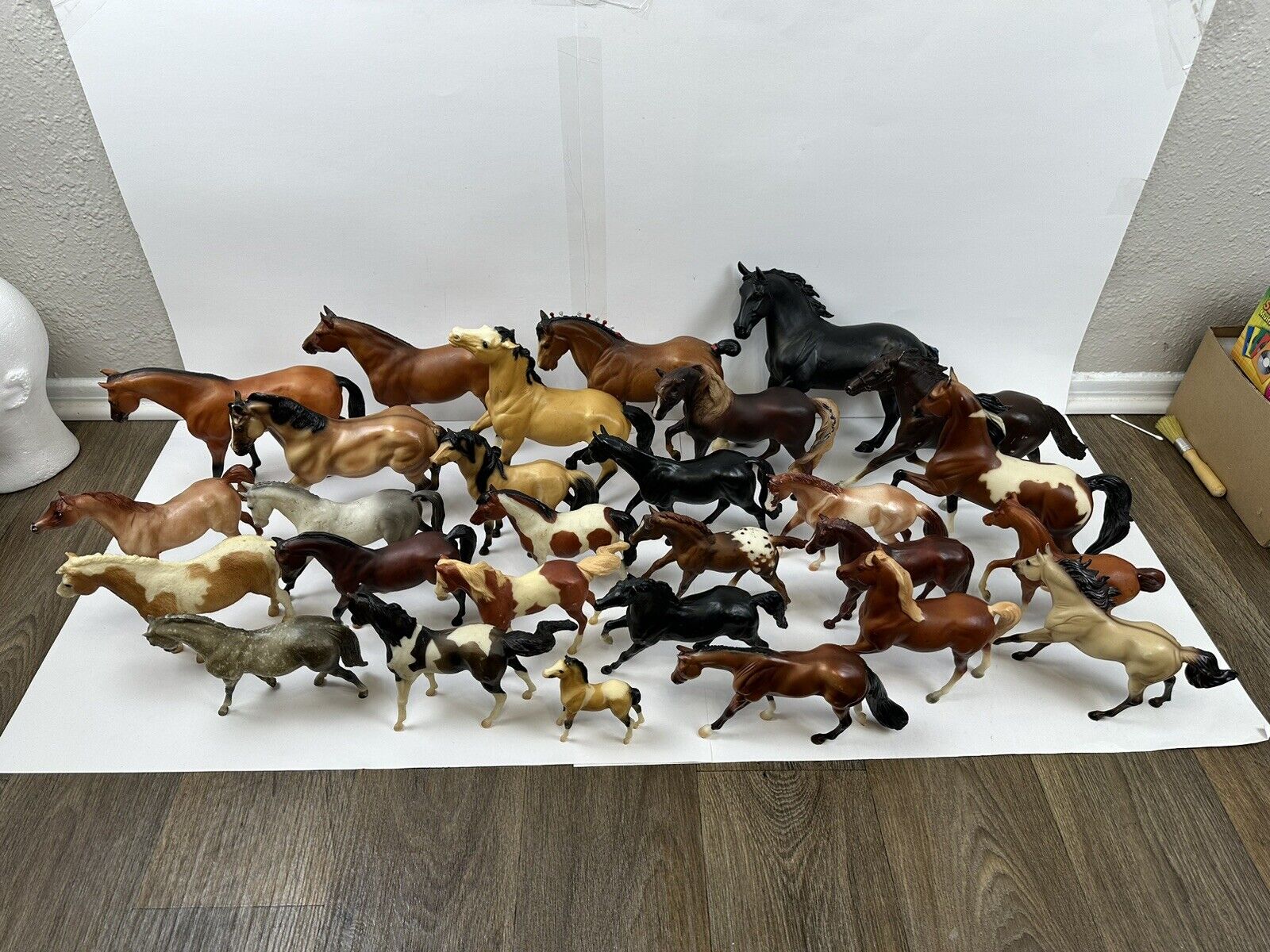 Breyer traditional model horses lot Of 28 Some Very Nice Big And Small MUST SEE