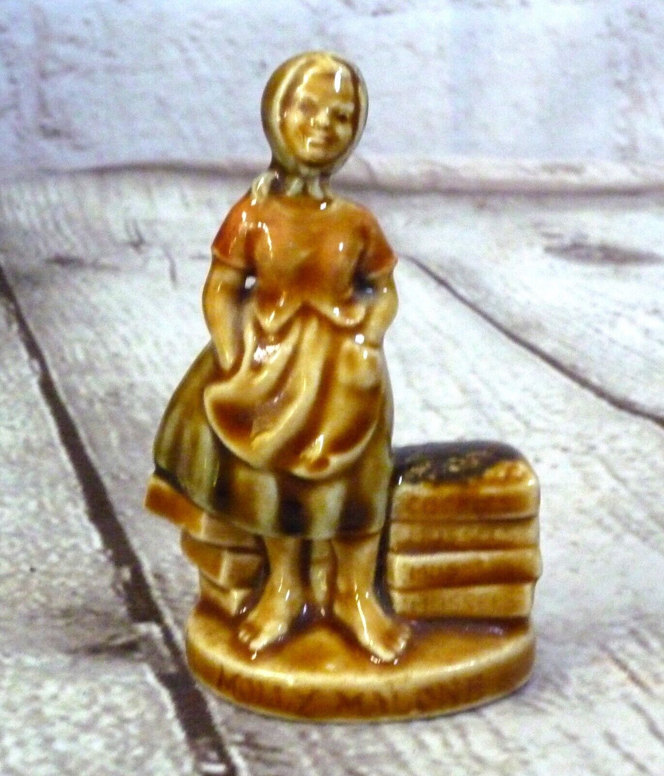 Vintage Wade Molly Malone Irish Song and Folk Tales Series Porcelain Figurine