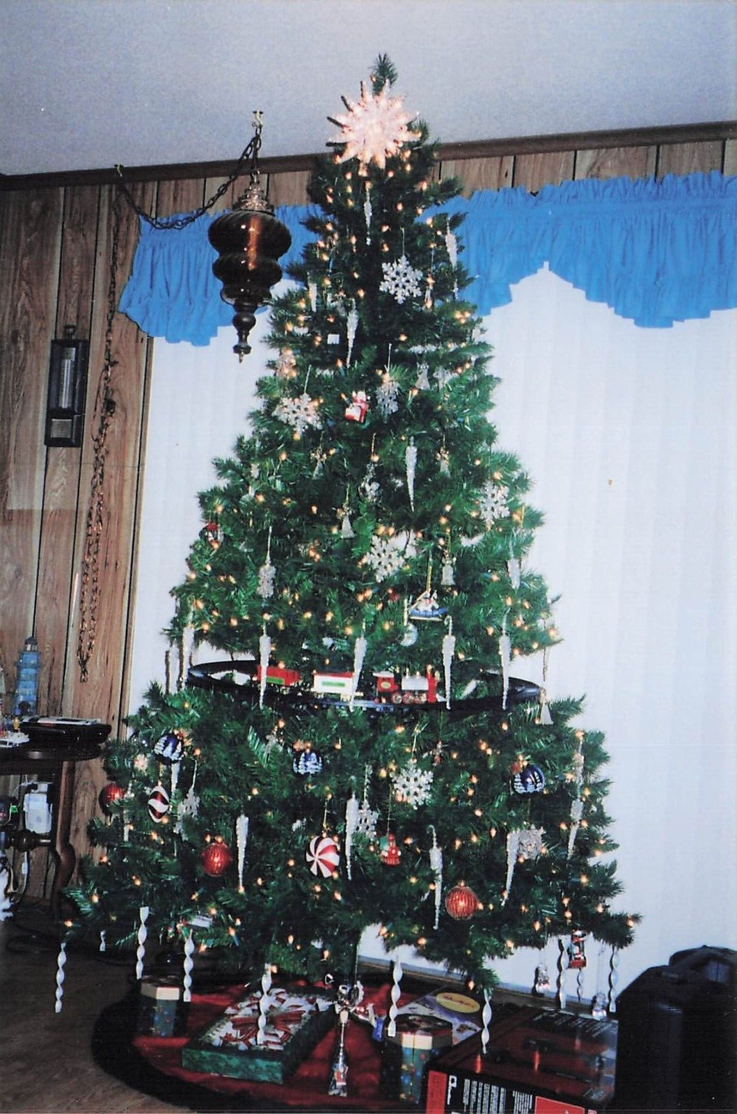 Photos Vintage  (10) Oh, Christmas Tree how lovely thee are. (#754)