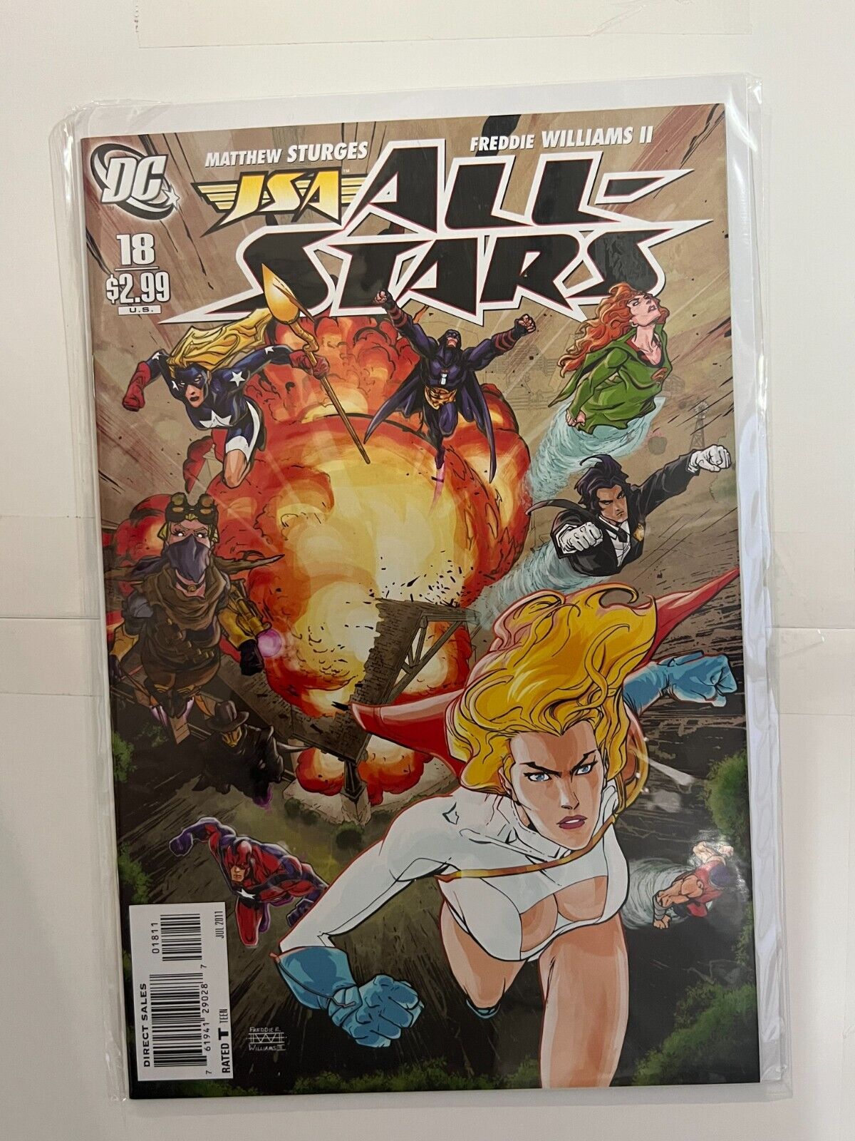 JSA All stars #18 DC Comics 2011 | Combined Shipping B&B