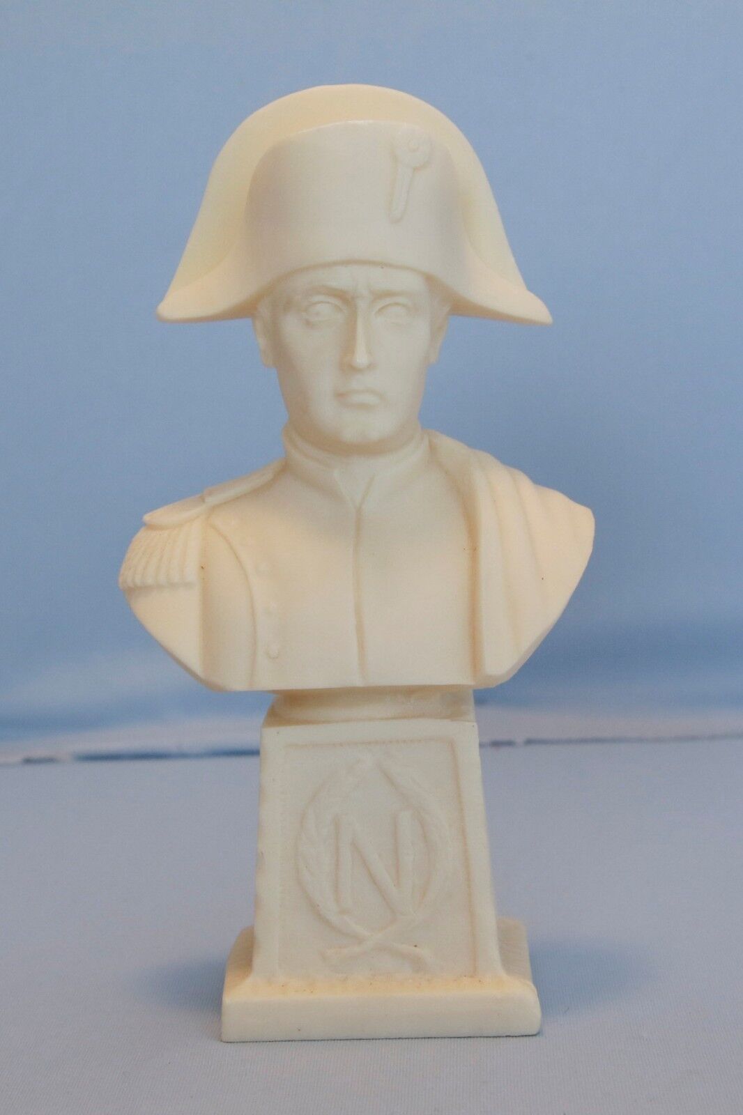 Bust of French Emperor Napoleon Bonaparte Waterloo Battle War