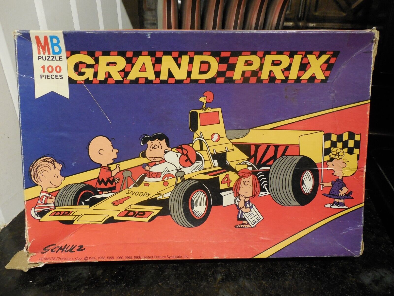Vintage 1978 Milton Bradley PEANUTS 100 Piece Puzzle Grand Prix Race Car 16\