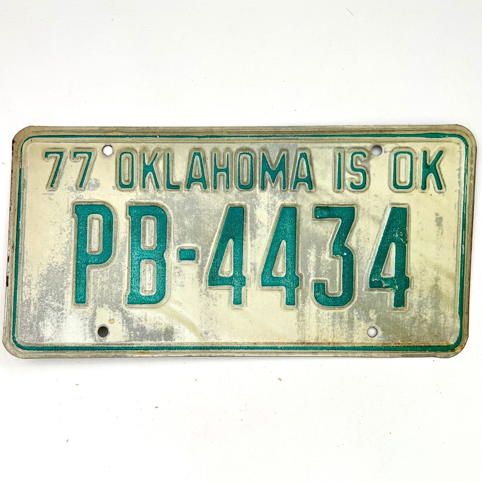 1977 United States Oklahoma Pittsburg County Passenger License Plate PB-4434