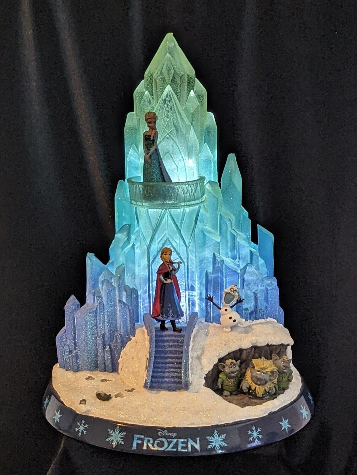 DISNEY FROZEN ICE PALACE SCULPTURE LIMITED EDITION #814 Missing Figurines/ Wear