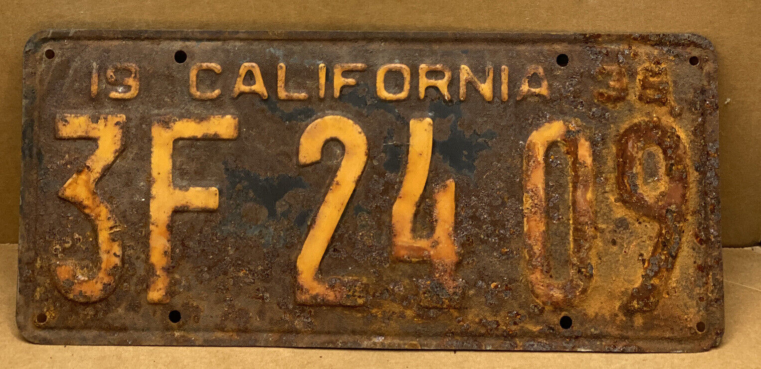 RARE 1935 ( CALIFORNIA ) LICENSE PLATE-VINTAGE  3F 24 09