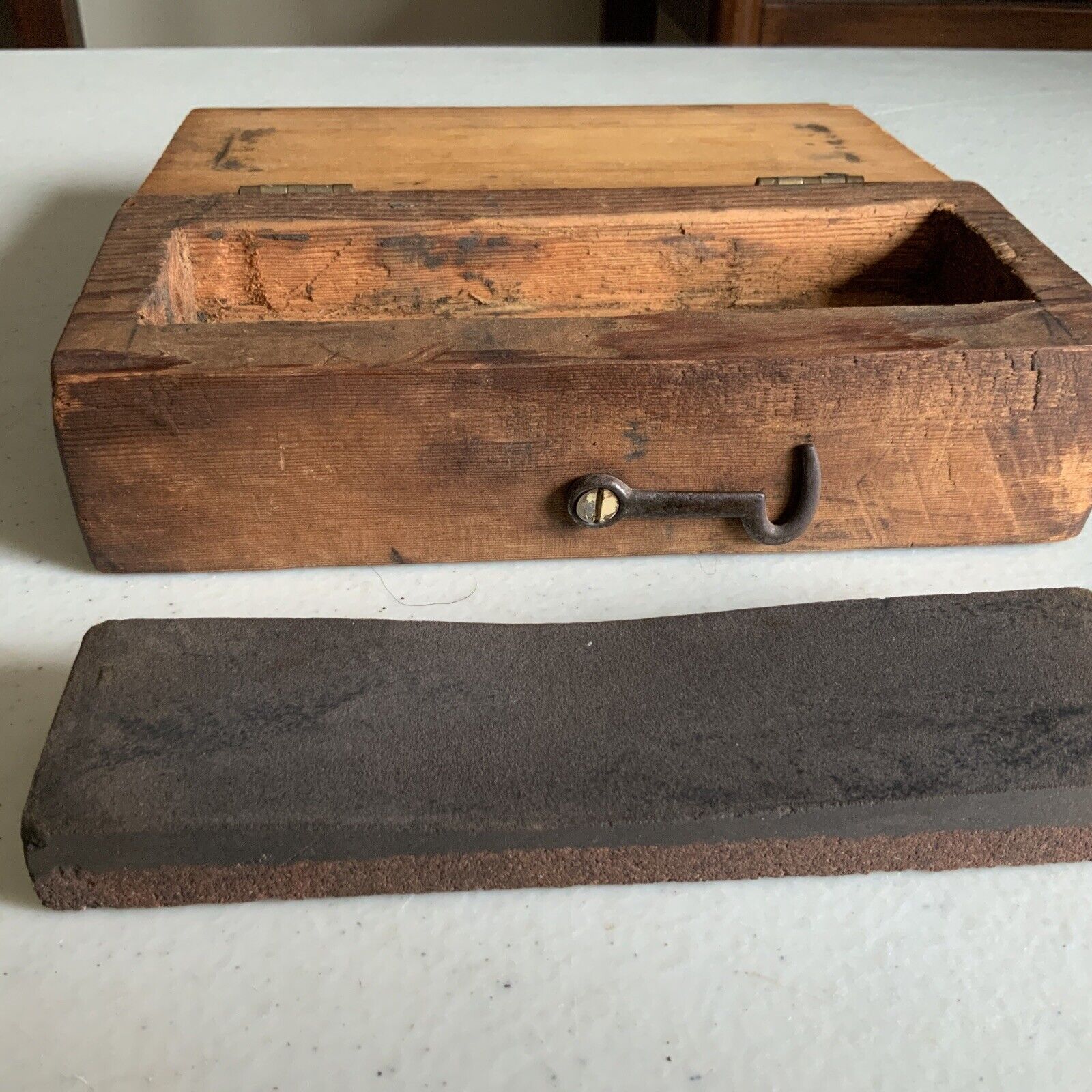 Vintage Antique Large Knife Sharpening Stone In Wood Box