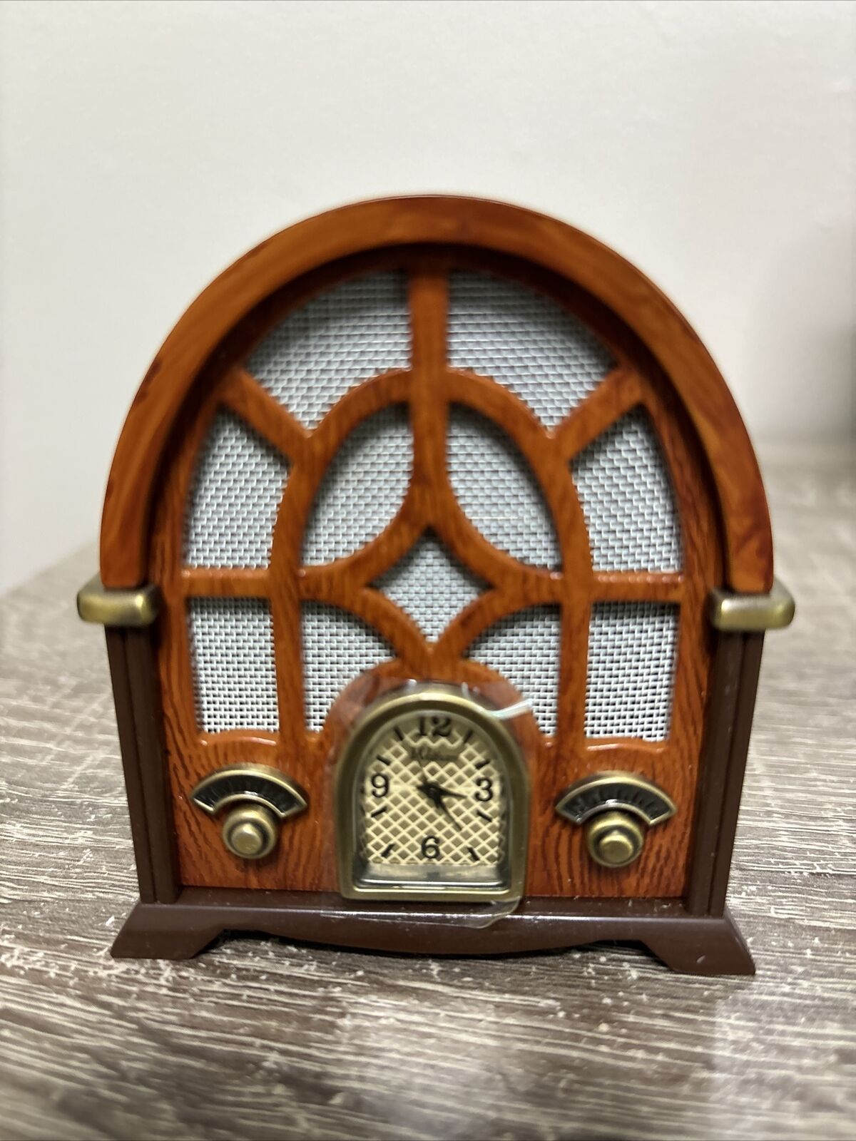 Waltham vintage radio Mini Clock  - Excellent condition  - Needs Battery