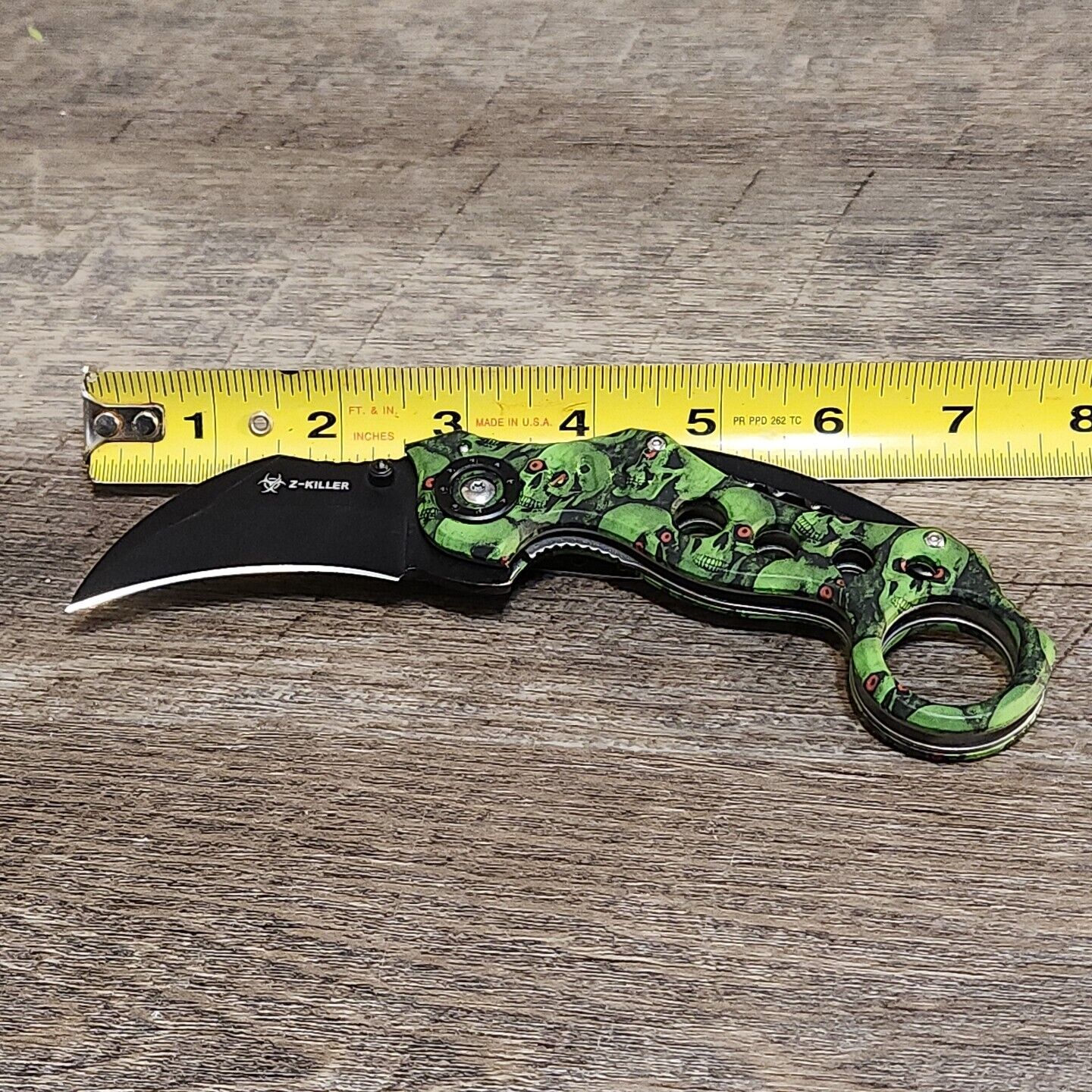 Swayboo Knife Karambit  440C Stainless Steel folding blade Green Skull 
