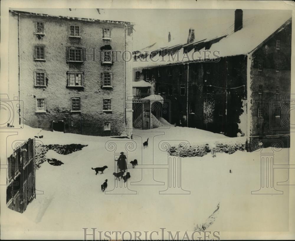 1927 Press Photo St. Bernard Hospice in Alpine Mountains in Switzerland
