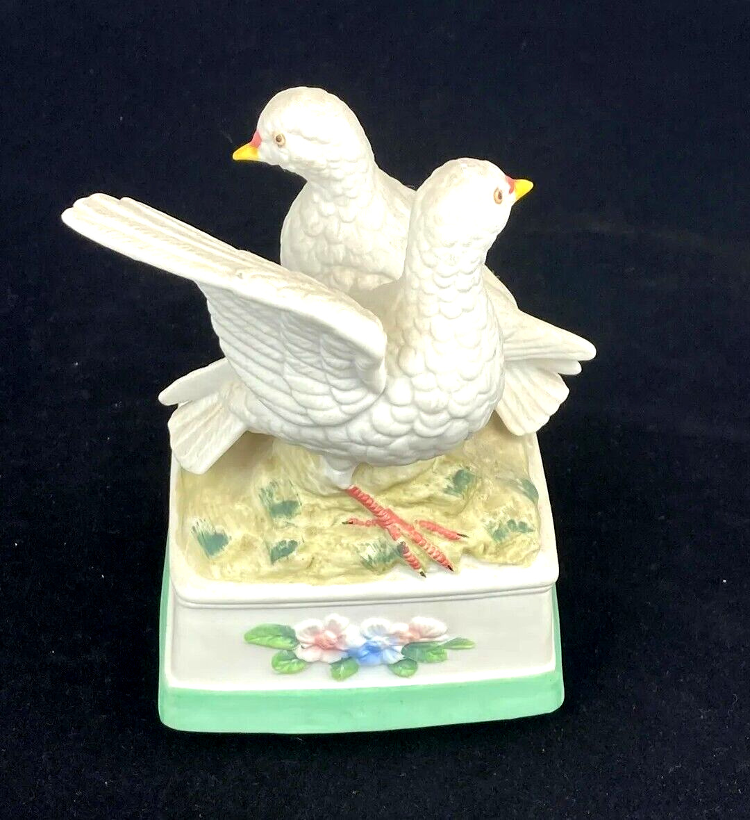 M.I.M. Lador Porcelain Love Birds Doves Music Box Vintage Works