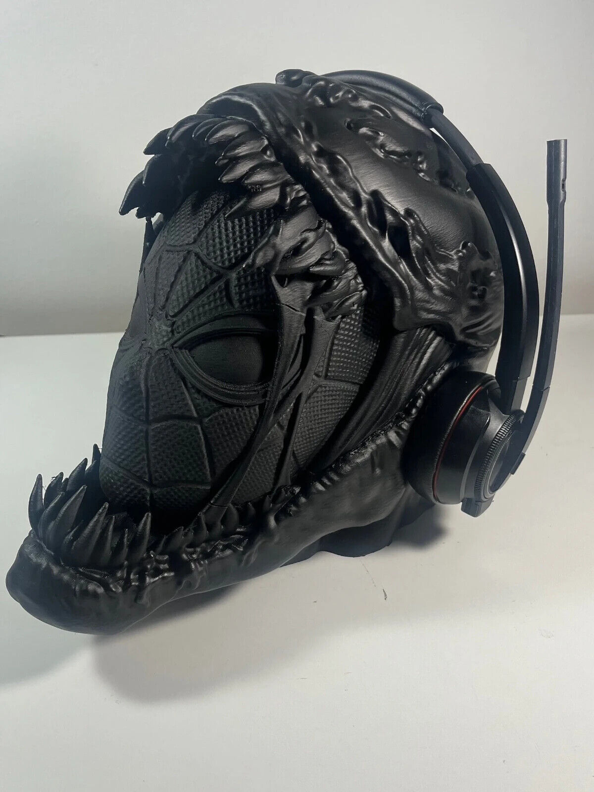 Venom - Spiderman Headphone Holder/Bust (All Black)