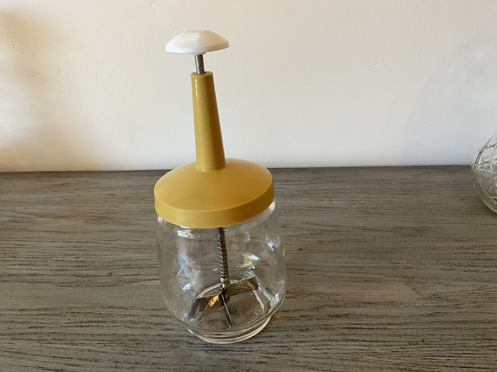 Vintage Federal Housewares Glass Onion Chopper. Yellow Top