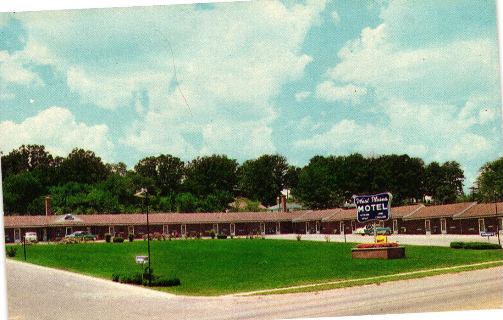 West Plains Motel Missouri Vintage Postcard Street Exterior View Un-Posted