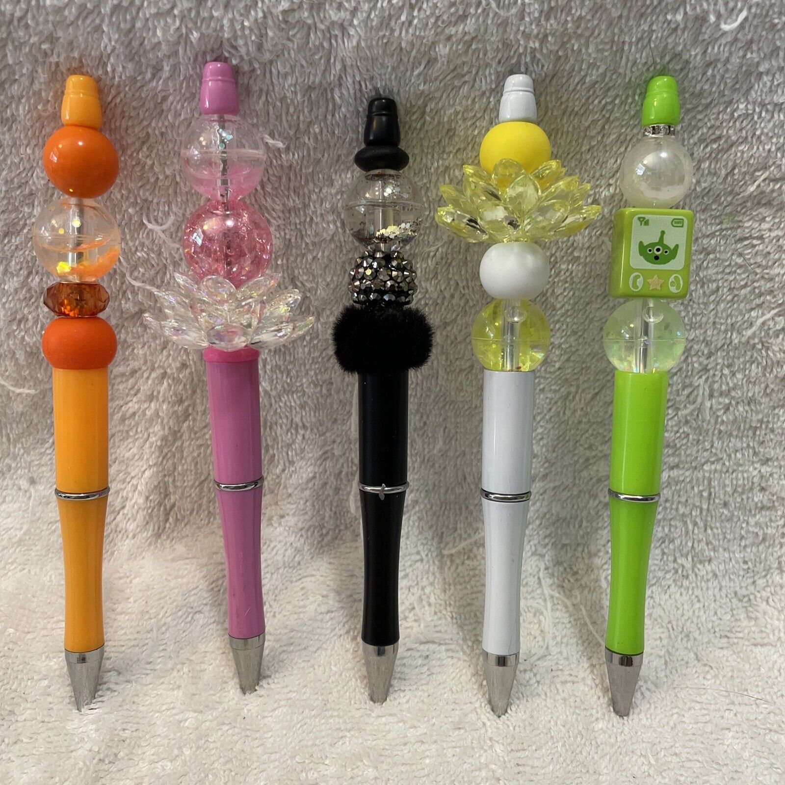 beadable pens with water beads