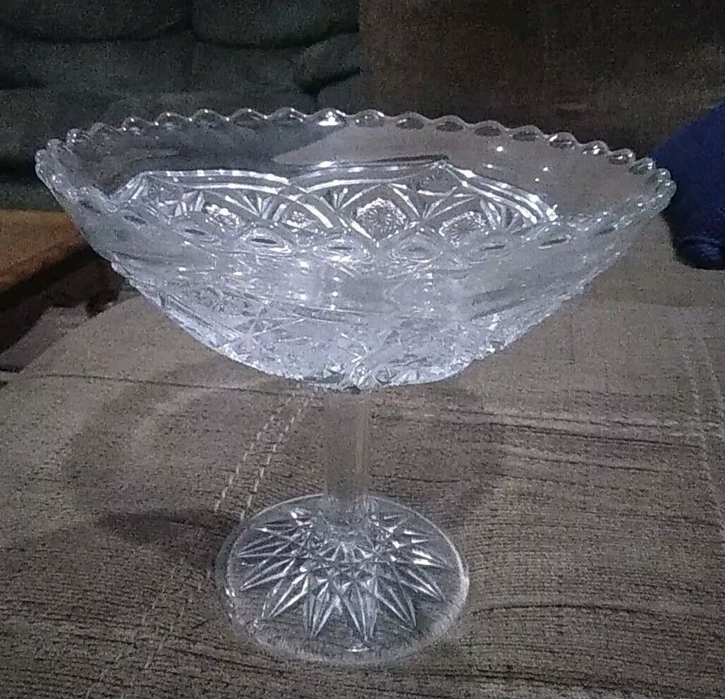 A BEAUTIFUL VINTAGE  GLASS  COMPOTE,