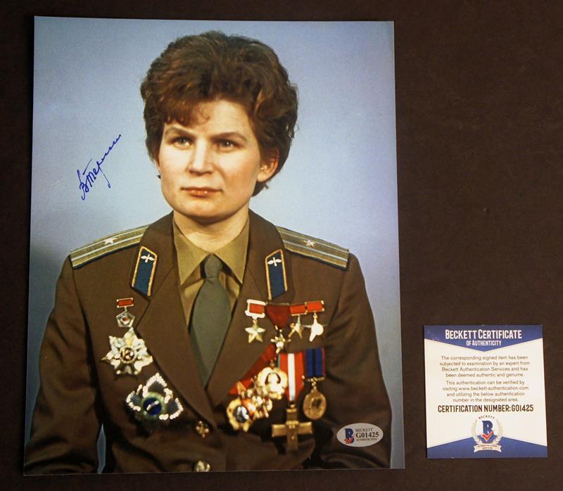 *BECKETT COA* VALENTINA TERESHKOVA SIGNED Autographed Photo, 1st Woman in Space