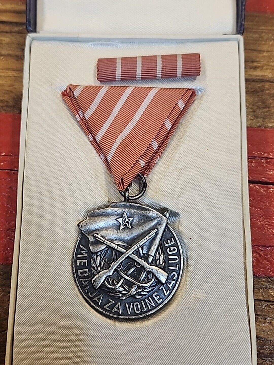 JNA YPA Yugoslav Peoples Army Medal Of Military Merit 3527