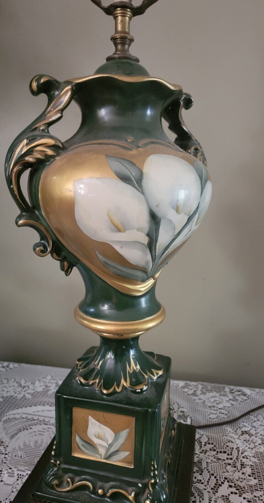 Vintage  Victorian Style Urn Shaped Lamp Green Gold Magnolia Floral 16” Tall