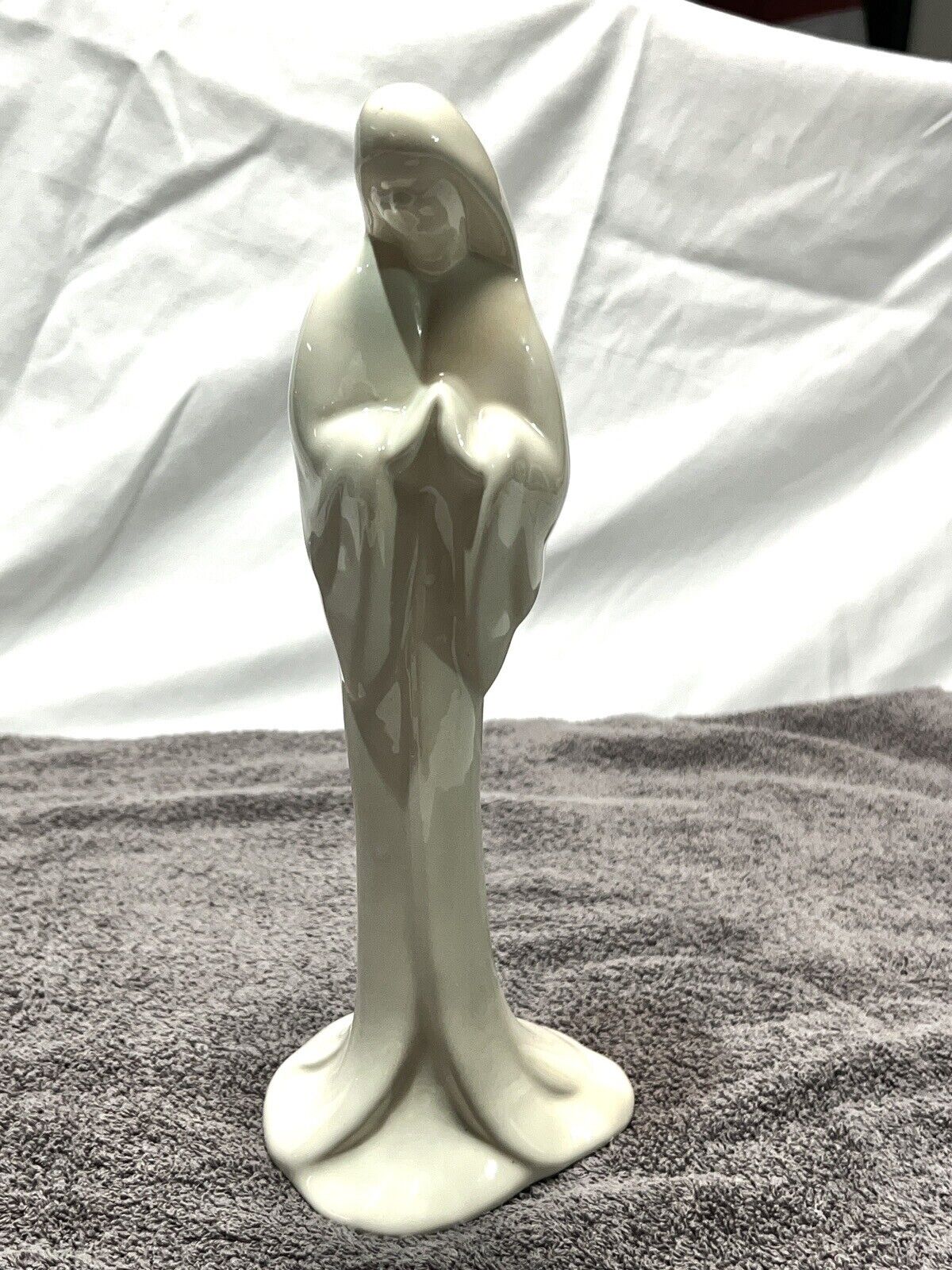 Vtg Haeger USA Pottery Madonna Virgin Mary Figurine #272 White Minimalism 12”