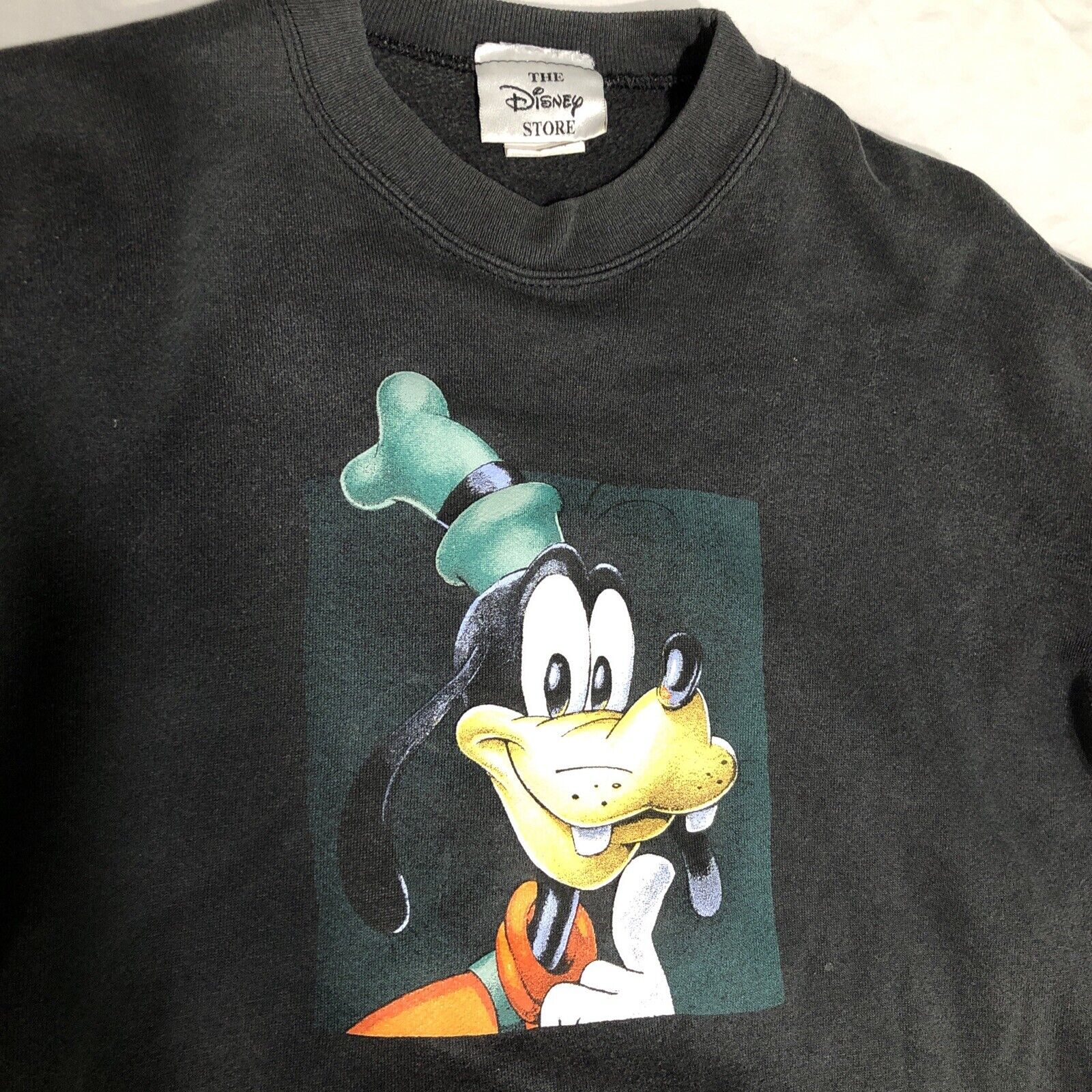 The Disney Store Vintage Goofy Sweater,size L