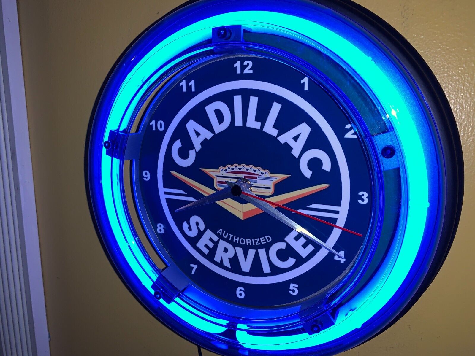 Cadillac Service Motors Auto Garage Mechanic Neon Wall Clock Advertising Sign