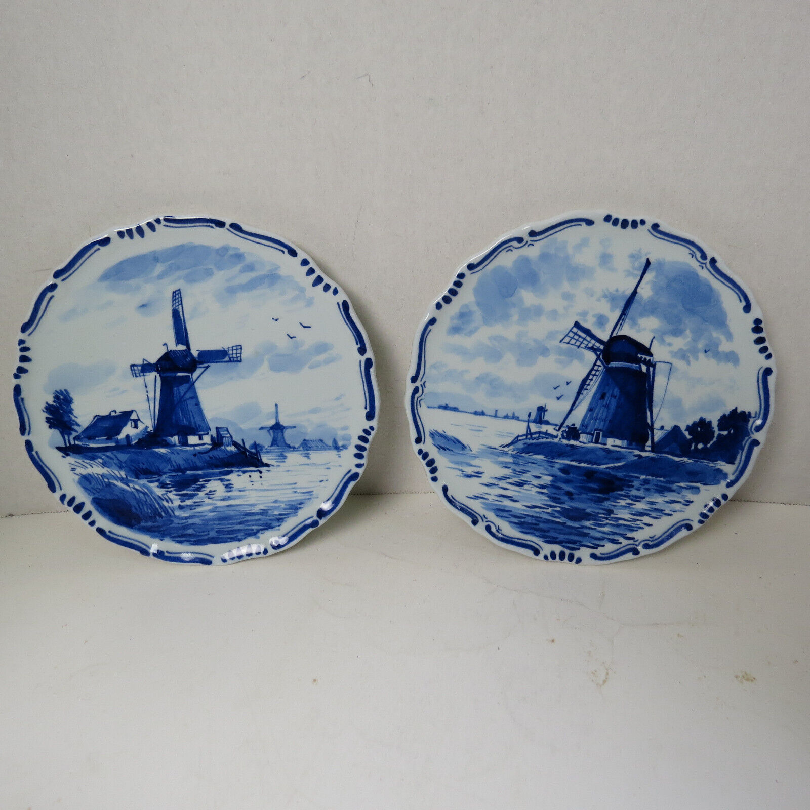 Two Royal Delft De Porceleyne Fles 6” Wall Plate Windmill Blue & White 1979