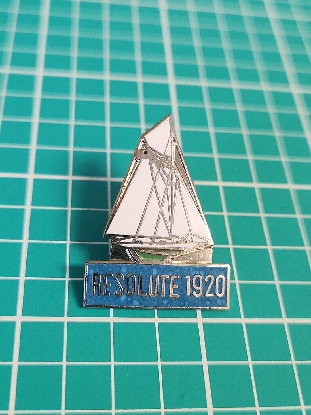Vtg Resolute 1920 Ship Boat Silver Tone Lapel Pin Collectible 