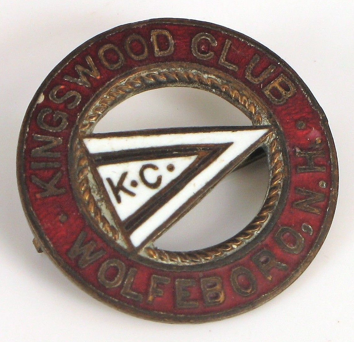 ANTIQUE KINGSWOOD CLUB WOLFEBORO NH YACHT FLAG BROOCH LAKE WINNEPESAUKEE PIN 