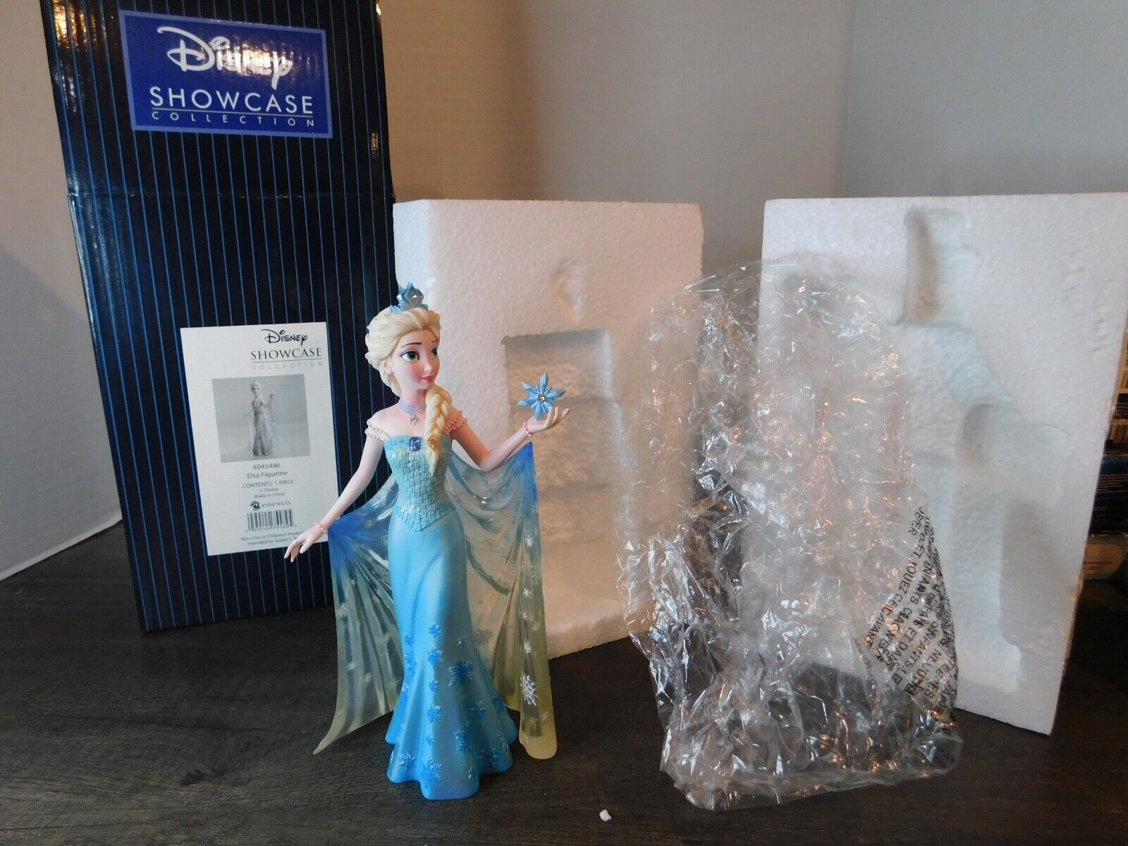 Disney Showcase Collection Frozen Elsa Figurine #4045446 by Enesco with Box