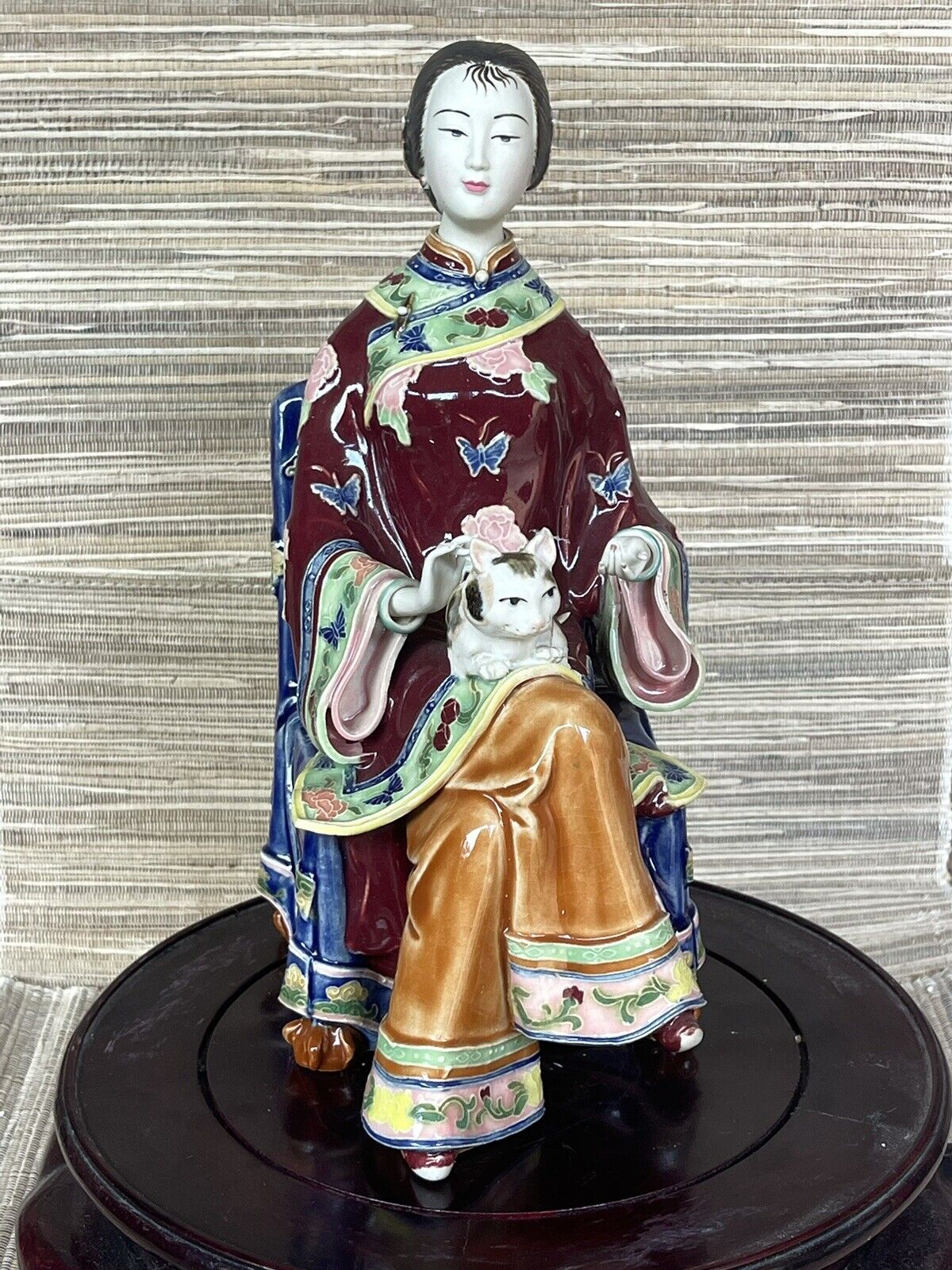 Chinese Porcelain Shi Wan Lady Women Sitting On The Chair With A Kitten
