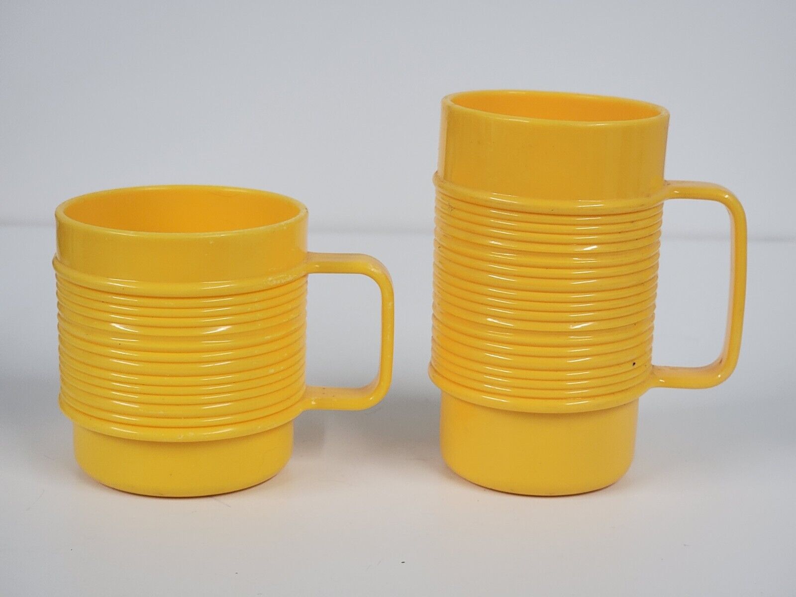 VTG Lot of 2 Rubbermaid Yellow Plastic Ribbed Stackable Cups #3826 #3819 Drink