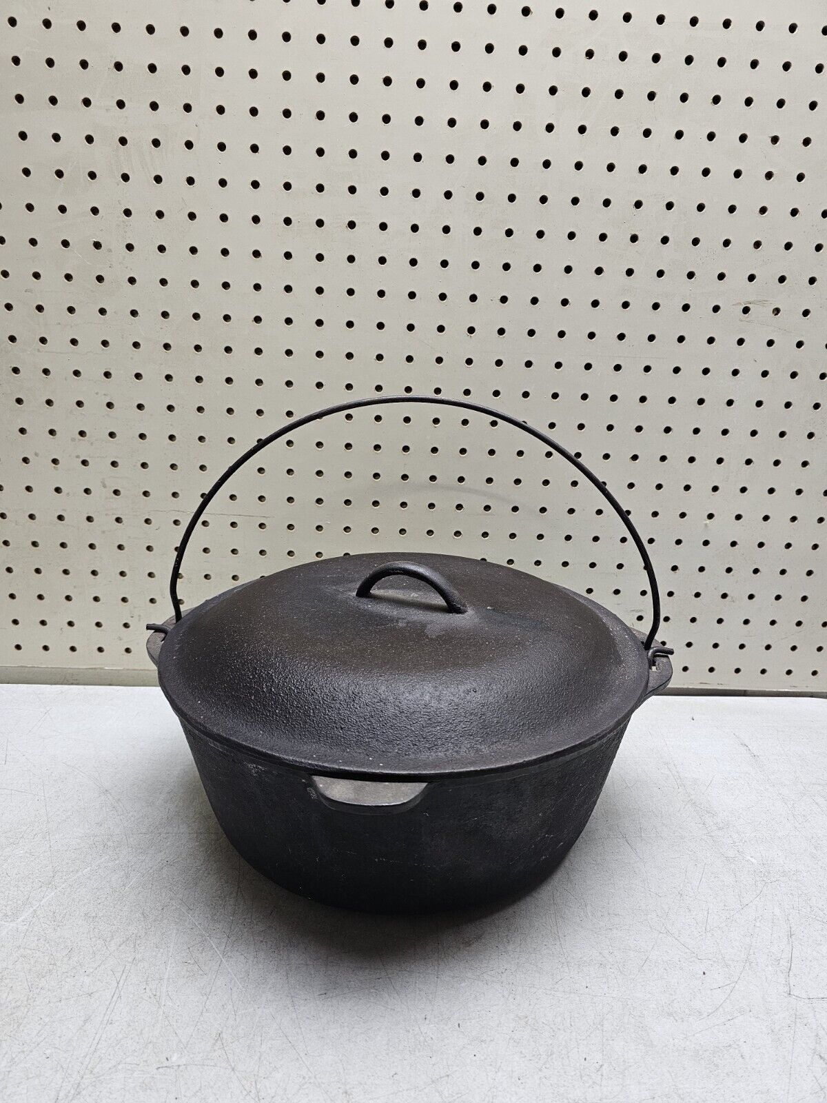 Vintage Cast Iron Dutch Oven 10 Inch With Lid and Handle Good Condition Cookware