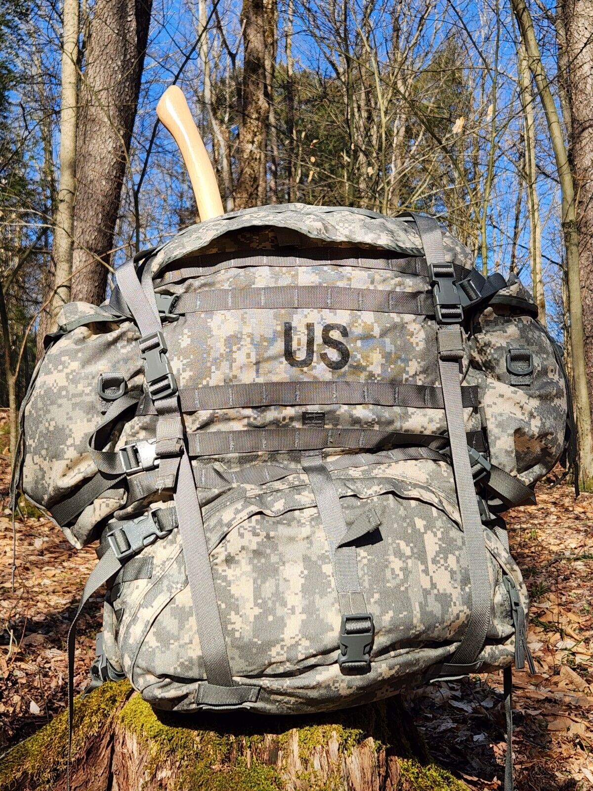 *Lightly Used* ACU MOLLE II LARGE Rucksack- Backpack - Survial pack- Bonus Pouch