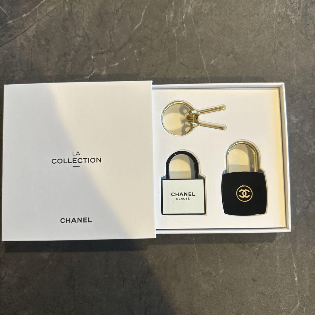 CHANEL La Collection 2024 Padlock Key Holder Kadena Novelty Black White Box Set