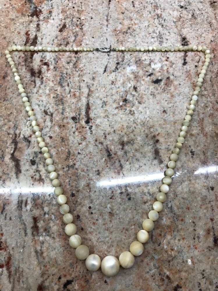 VTG Chinese Carved Necklace Yellow Tridacninae Beads 14 k White Gold 32 g
