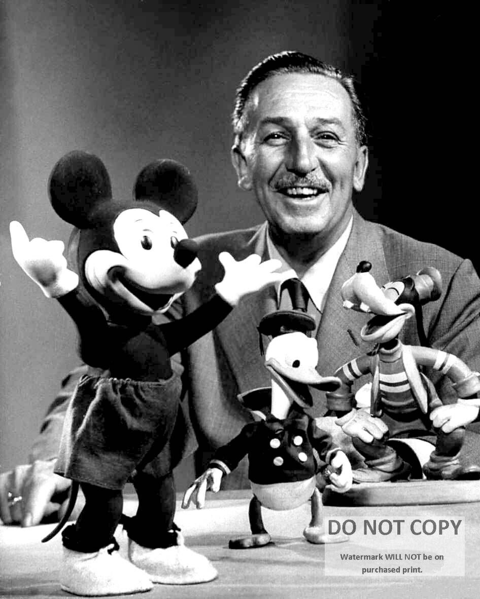 WALT DISNEY AND SOME OF HIS WELL-KNOWN CHARACTERS  8X10 PUBLICITY PHOTO (AB-166)
