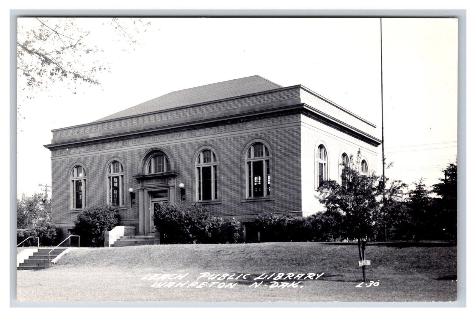 RPPC Leach Public Library Building Wahpeton North Dakota ND UNP Postcard S12