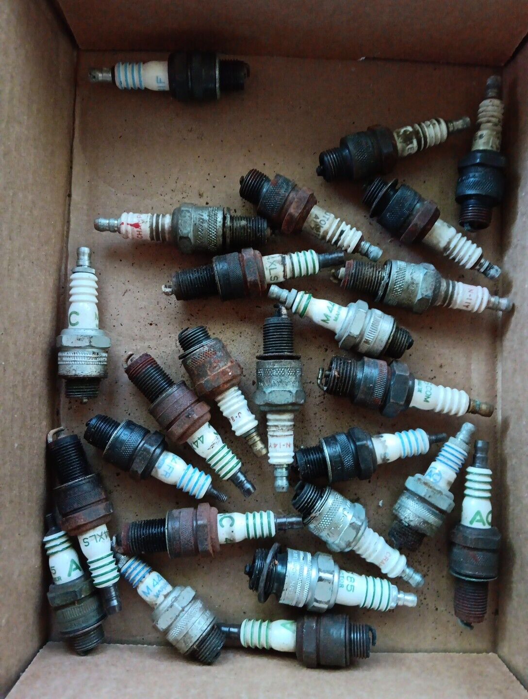 Lot Of 25  Used Vintage Antique Spark Plugs Champion And AC (Group1)