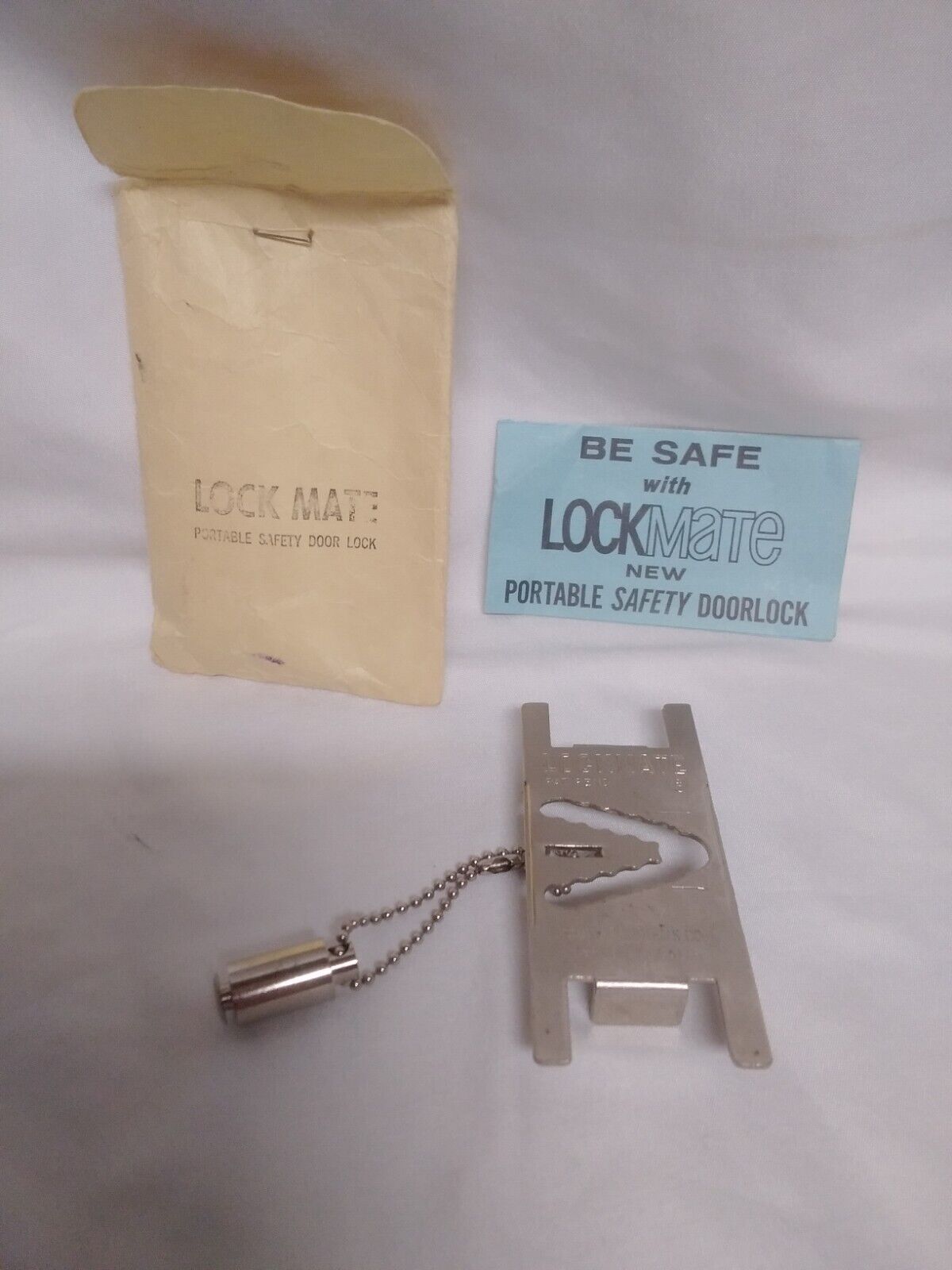 Vintage Shaw Products LOCKMATE Portable Safety Door Lock