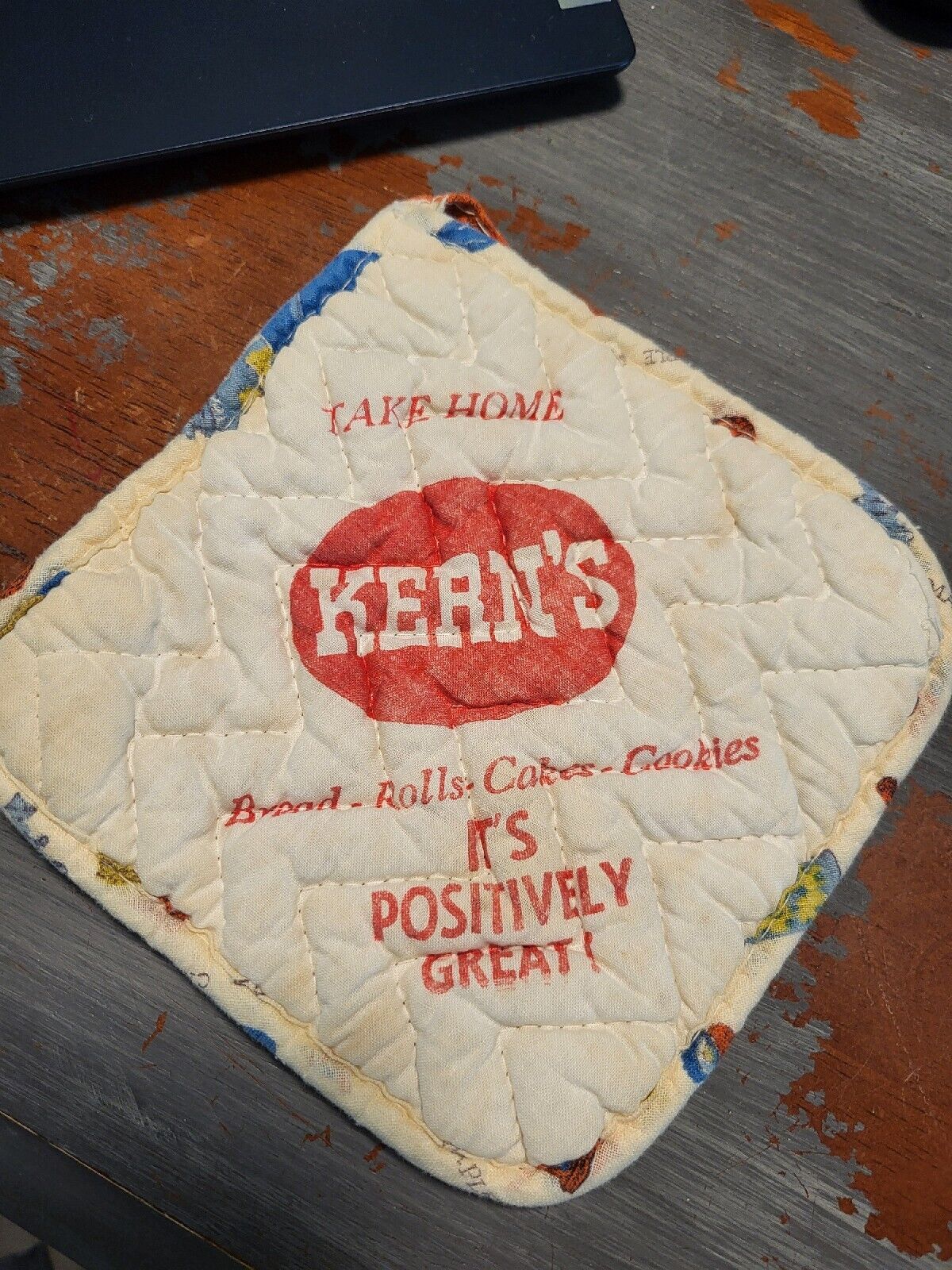 Vintage Old Kern’s Bread Rolls Cakes Cookies Pot Holder