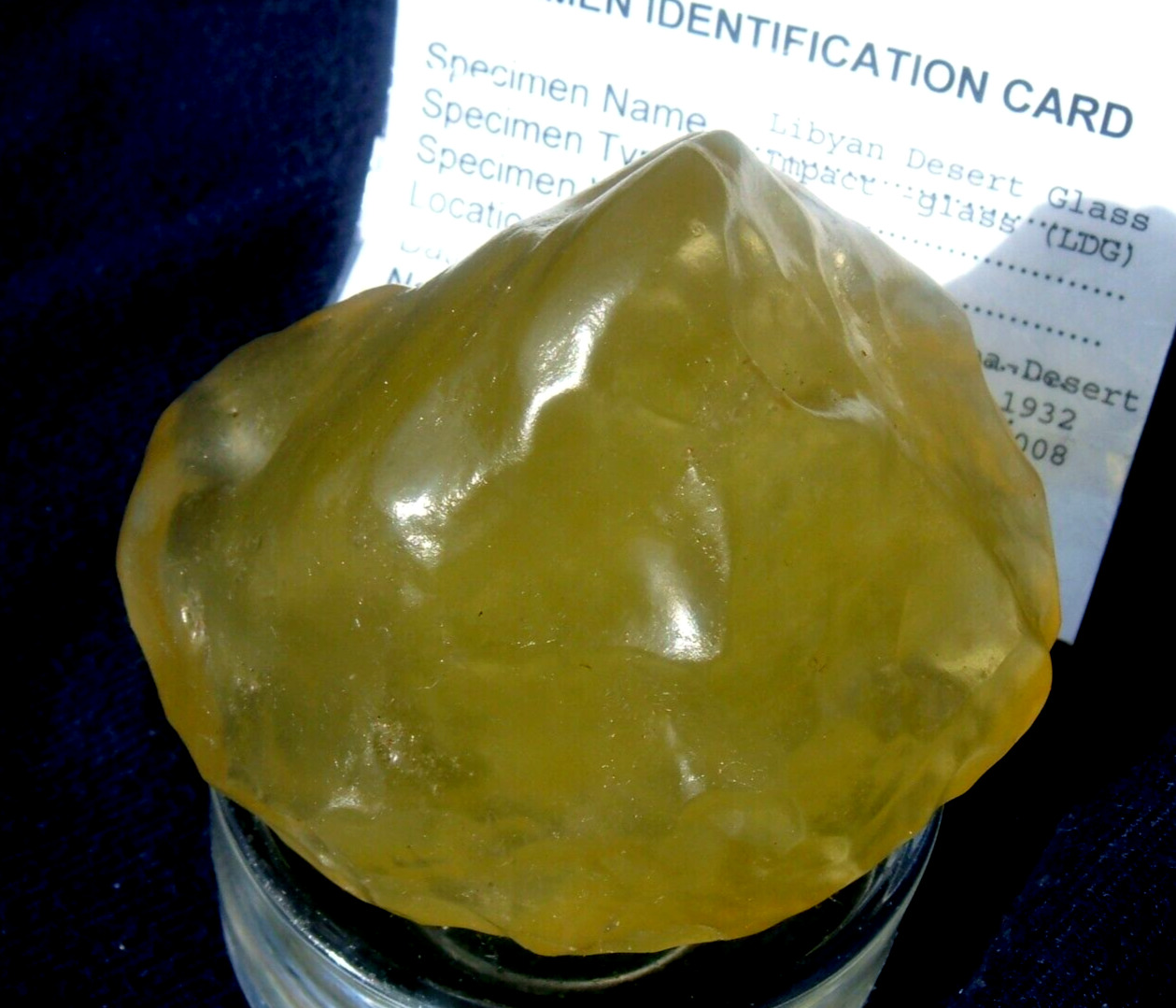 Libyan Desert Glass Meteorite Tektite impact specimen ( 800 crt) Dimples Top A+