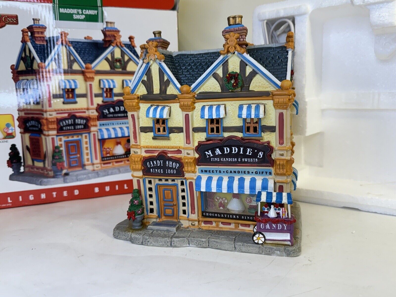 Vintage Village Maddie's Candies & Sweets, RARE LEMAX Coventry Cove Candy Shop