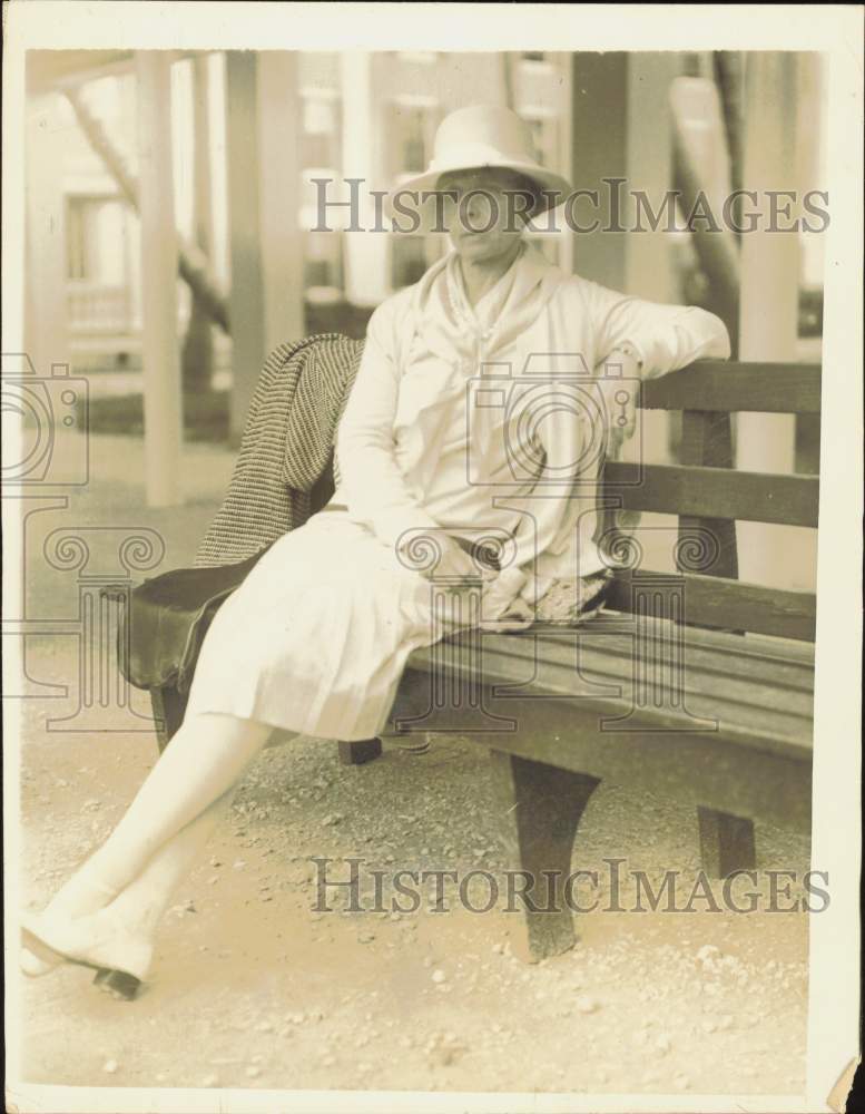 1929 Press Photo Mrs. Henry Carnegie Phipps at Royal Poinciana Tennis Courts, FL