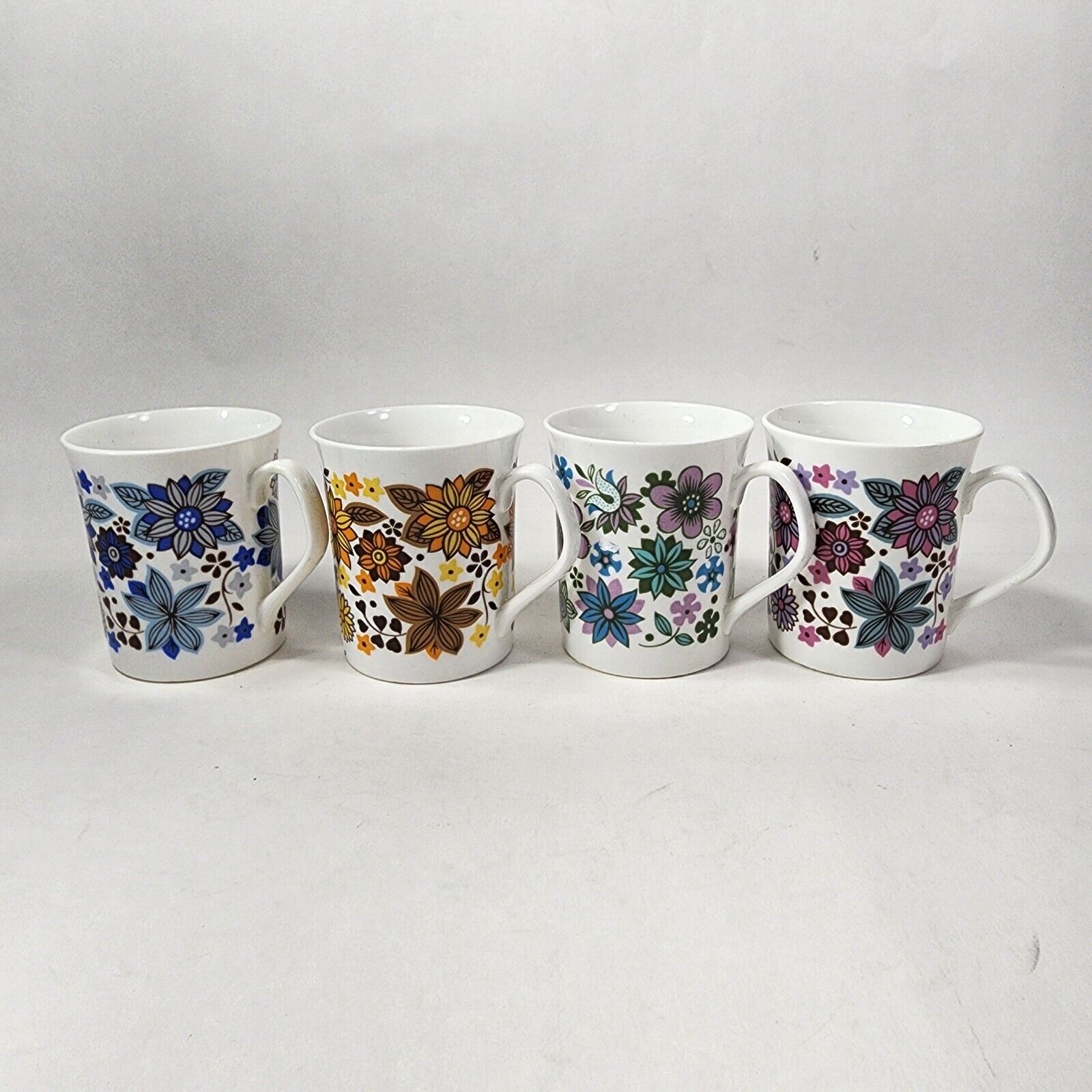 Elizabethan Carnaby Rare Find Set of 4 Spring Blossom Floral Coffee Tea Mug Cup