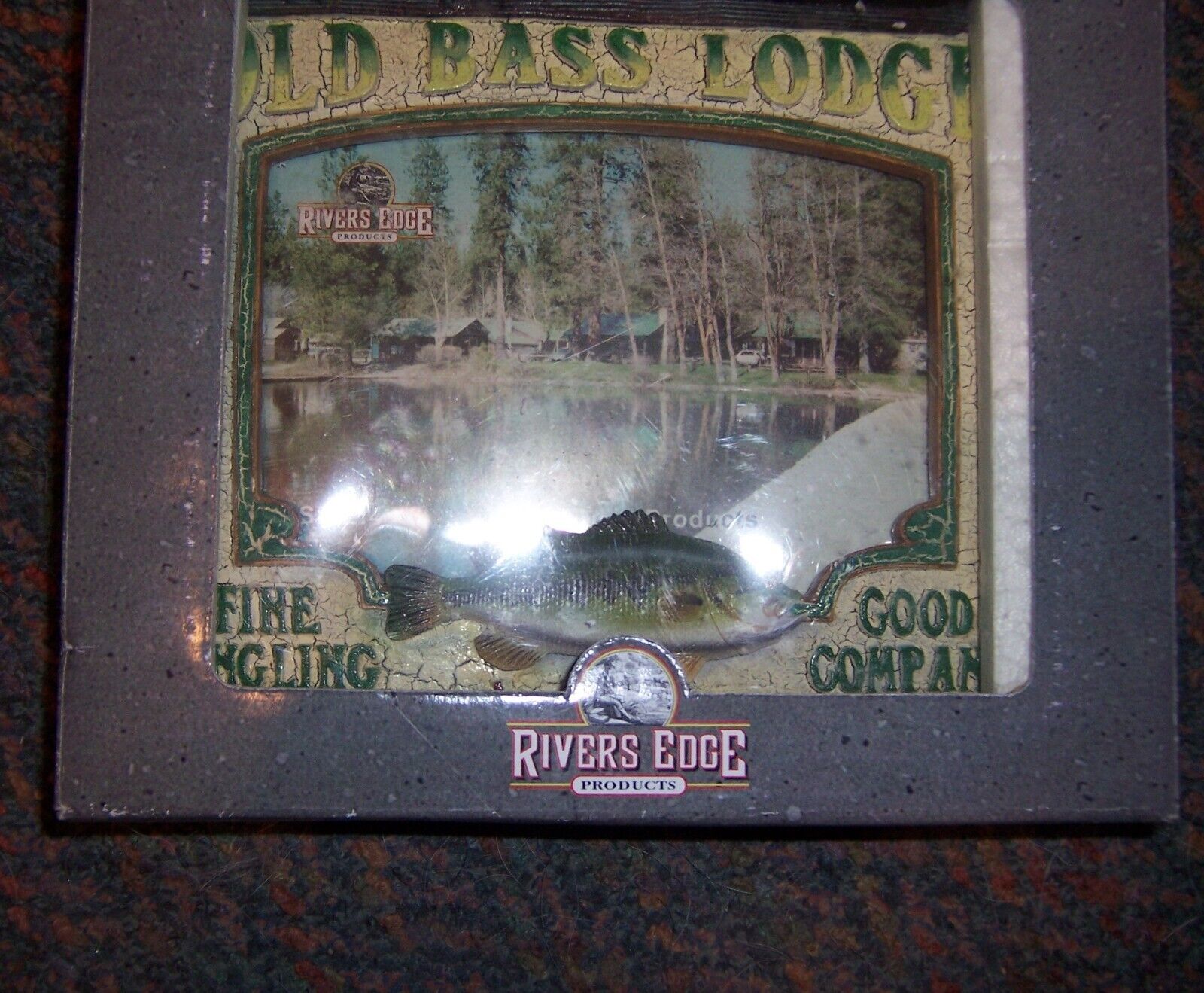 NIB RIVERS EDGE Old Bass Lodge 4x6\