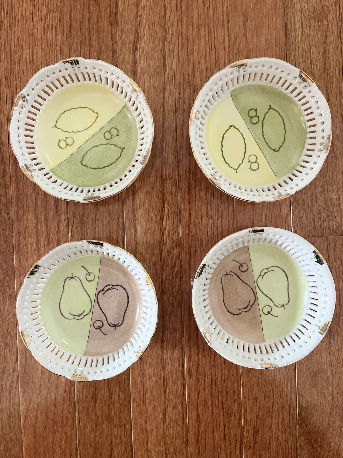 Vintage 1950s Hand Painted Ceramic Bowl Set of 4 Pears/Cherries, Lemon/Limes